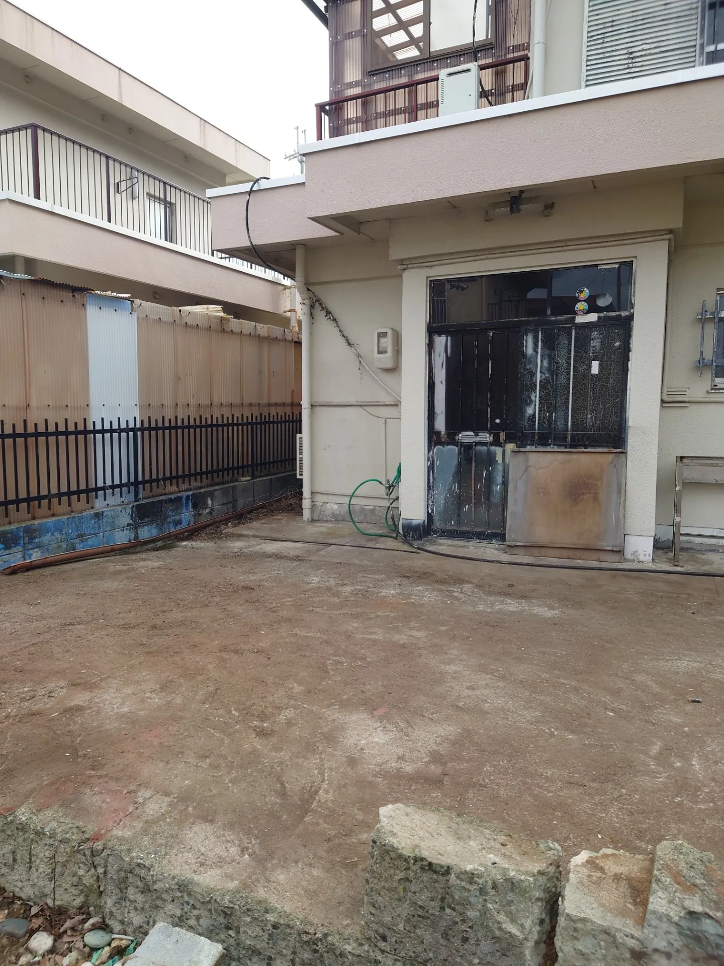 家まるごと・和歌山 ・相続物件③ かたづけ後 屋外